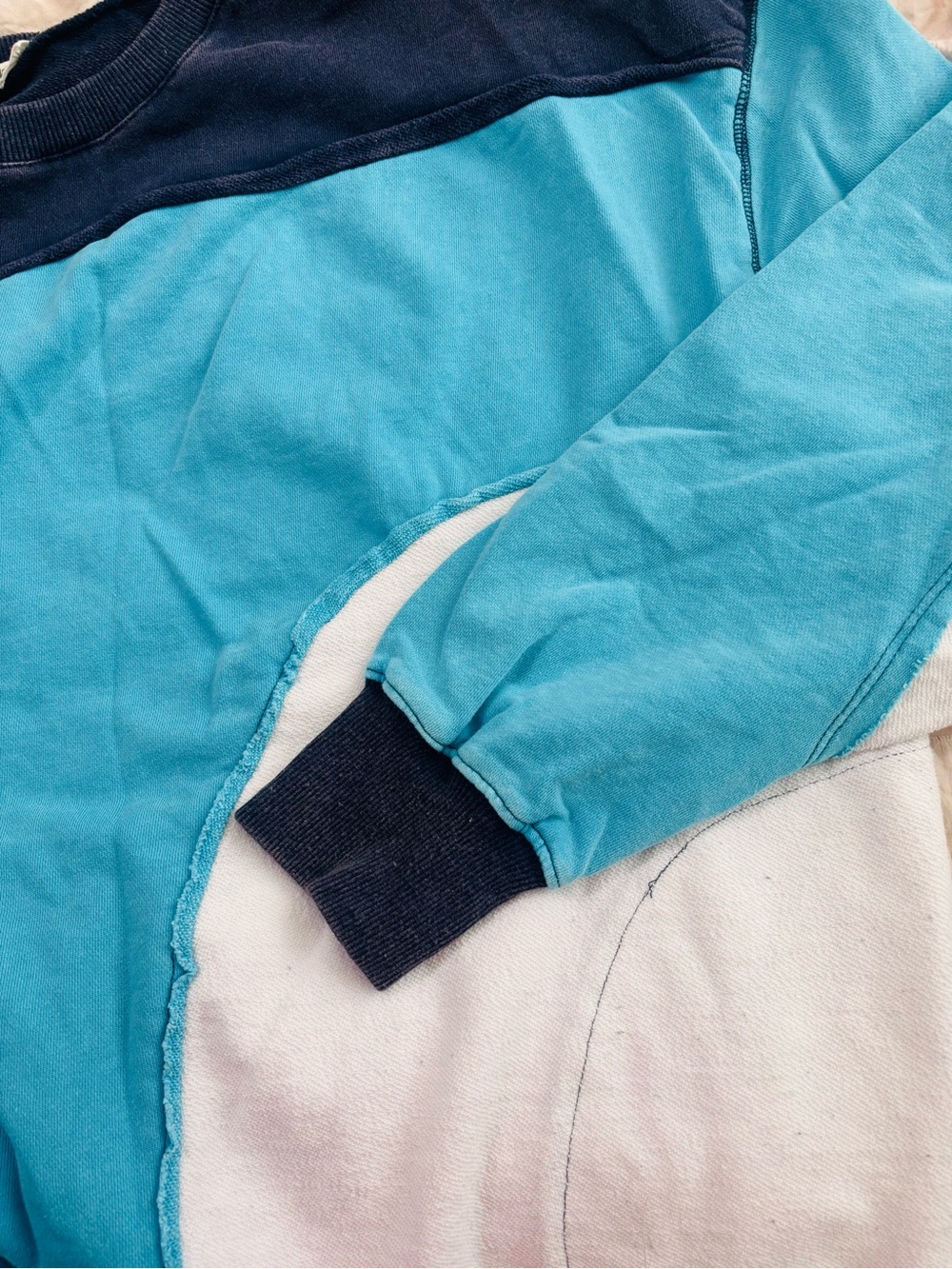 NWT Blue Velvet Oversized Color Block Sweatshirt Navy Turquoise White S - Picture 7 of 7